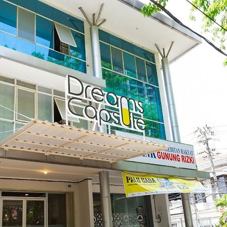 Reddoorz Hostel @ Di Panjaitan Simpang Lima Semarang Zewnętrze zdjęcie