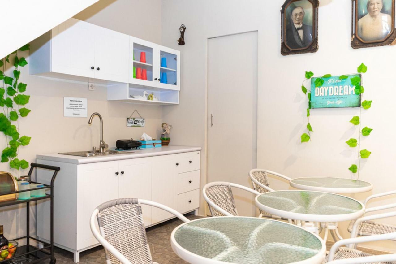 Reddoorz Hostel @ Di Panjaitan Simpang Lima Semarang Zewnętrze zdjęcie