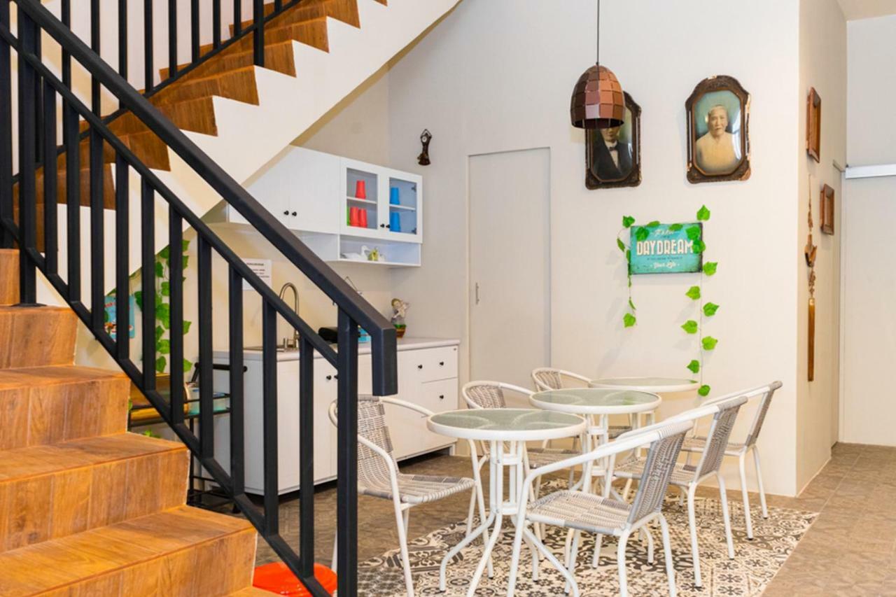 Reddoorz Hostel @ Di Panjaitan Simpang Lima Semarang Zewnętrze zdjęcie