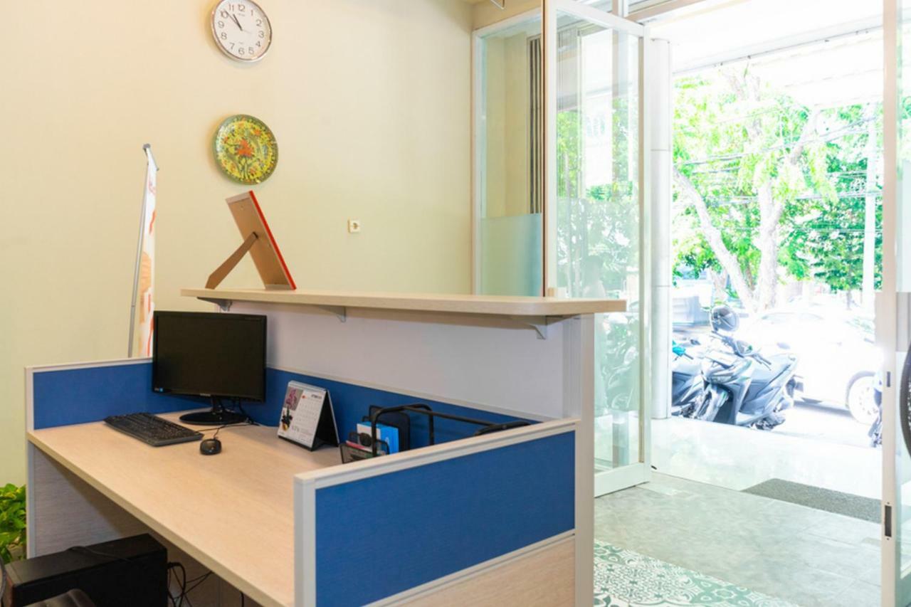 Reddoorz Hostel @ Di Panjaitan Simpang Lima Semarang Zewnętrze zdjęcie